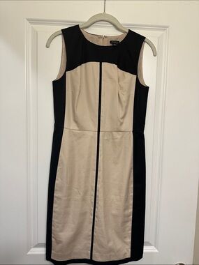 Ann Taylor Women’s Black and Beige Sleeveless Sheath Dress -Size 0 US